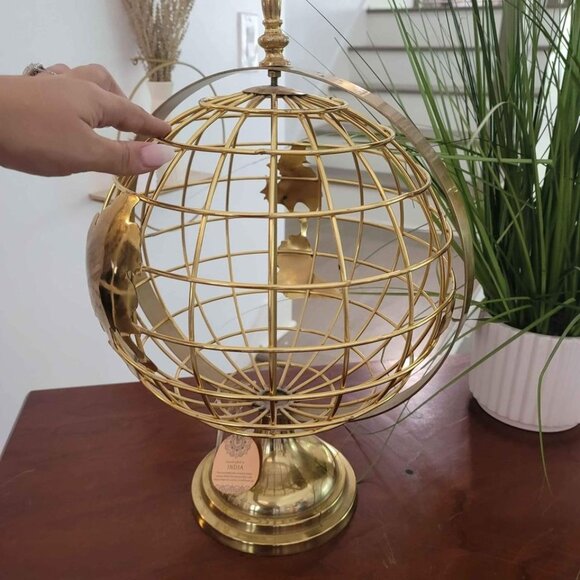 Metal decrative gold globe office decor world traveler - Picture 3 of 3